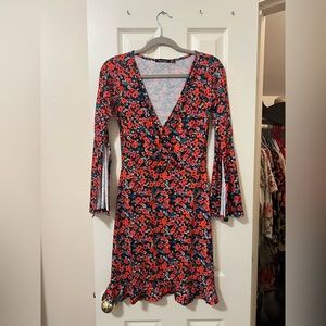 BOOHOO floral longsleeve dress. Size 6. Never worn.